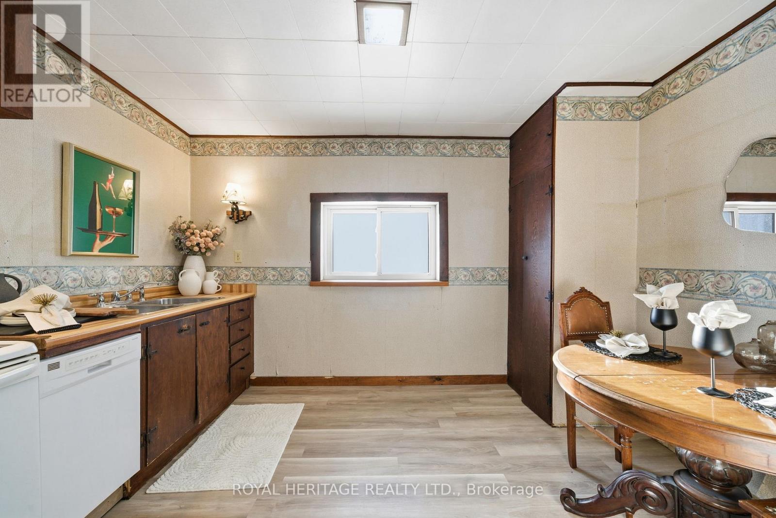 1385 Raglan Road E, Oshawa, Ontario  L1H 0N2 - Photo 9 - E12654516