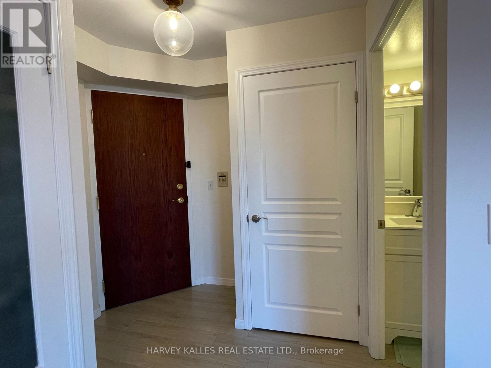 1704 - 2545 Erin Centre Boulevard, Mississauga, Ontario  L5M 6Z9 - Photo 18 - W12654480