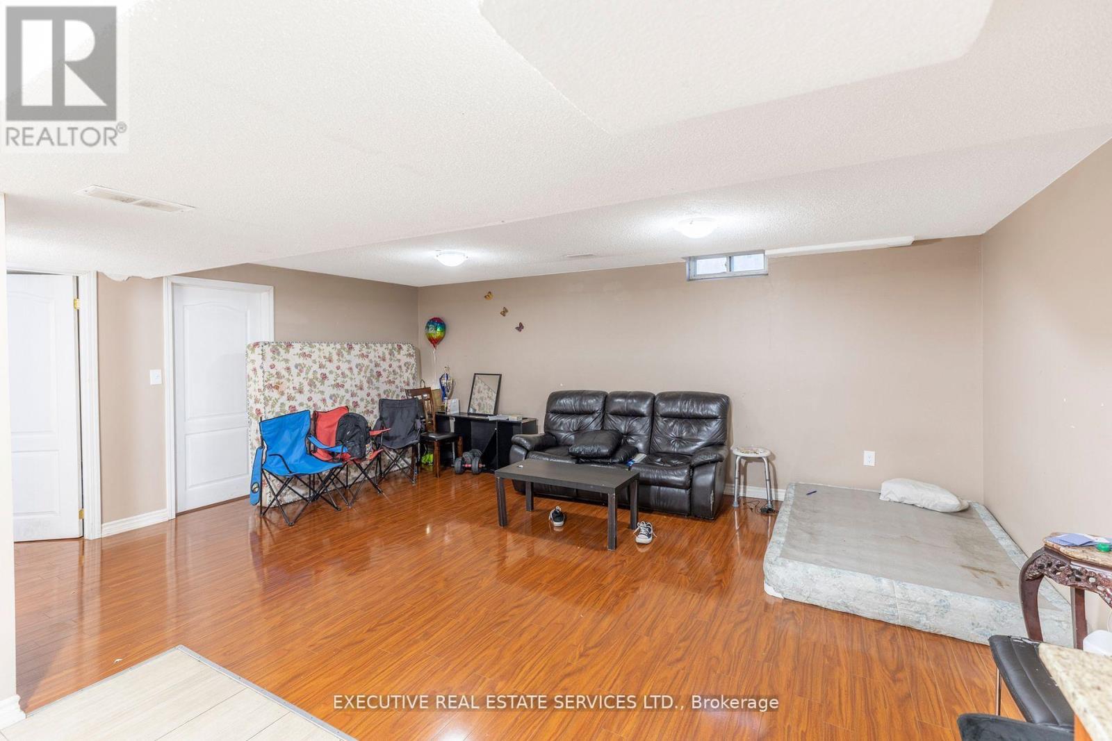 16 Sandway Drive, Brampton, Ontario  L7A 2T9 - Photo 19 - W12654490