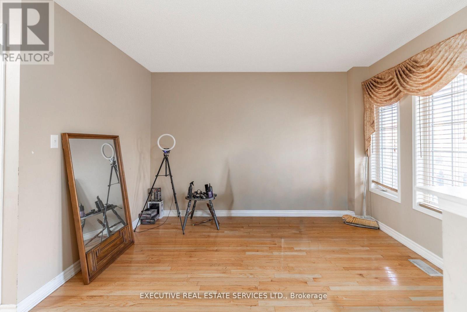 16 Sandway Drive, Brampton, Ontario  L7A 2T9 - Photo 29 - W12654490