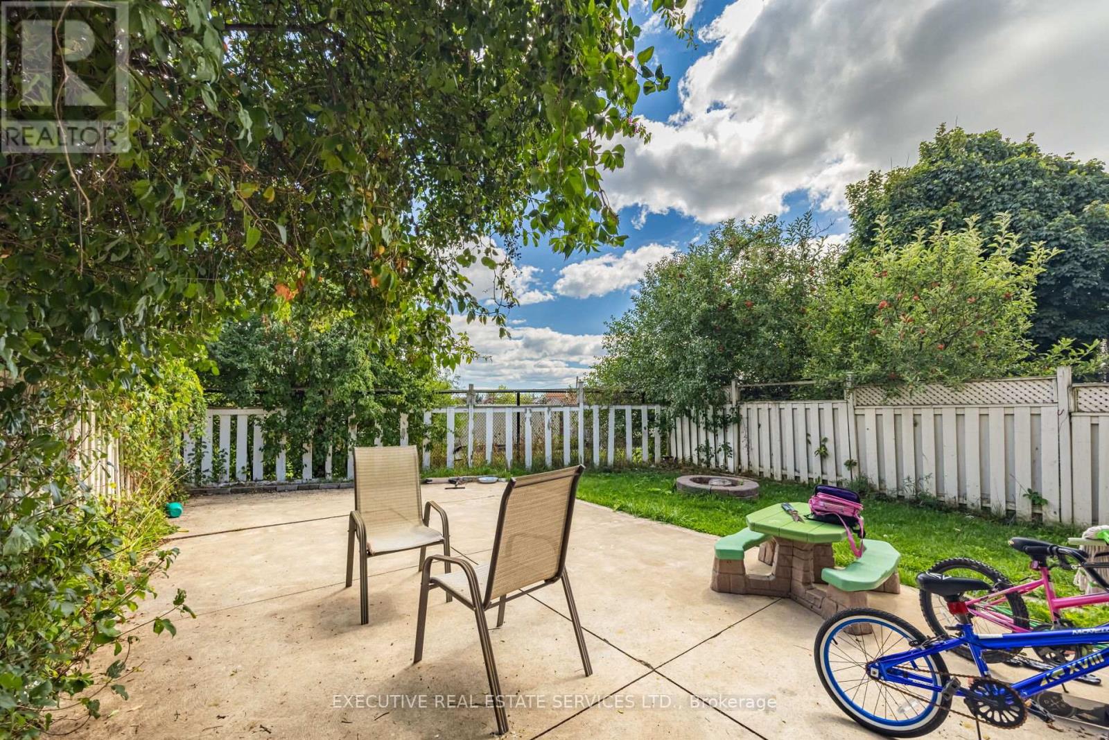 39 Caruso Drive, Brampton, Ontario  L6Y 5B2 - Photo 9 - W12654498