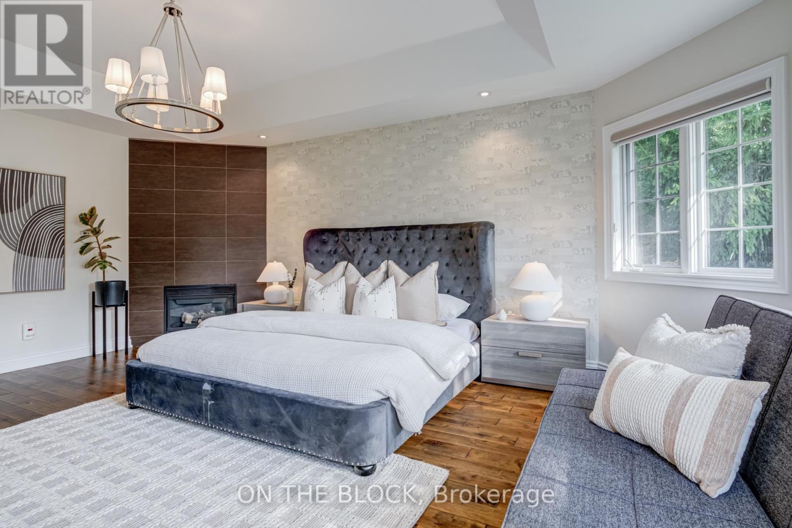 2212 Oneida Court, Mississauga, Ontario  L5C 4G5 - Photo 25 - W12654522