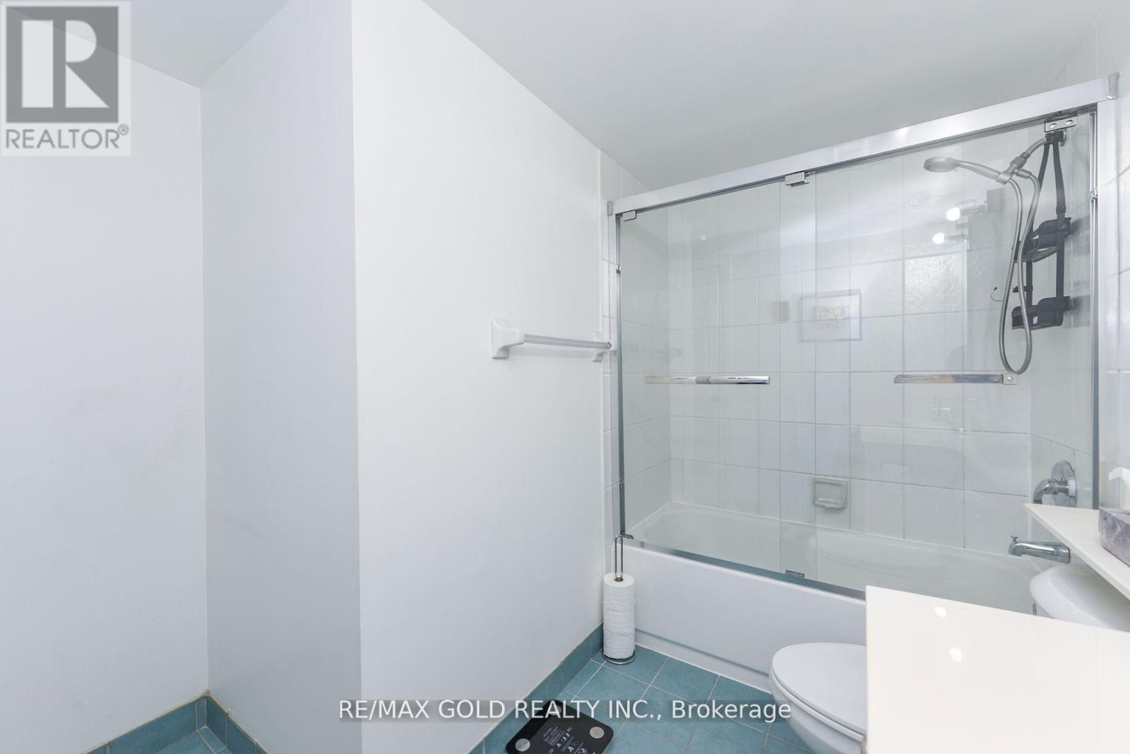 211 - 17 Michael Power Place, Toronto, Ontario  M9A 5G5 - Photo 20 - W12654526