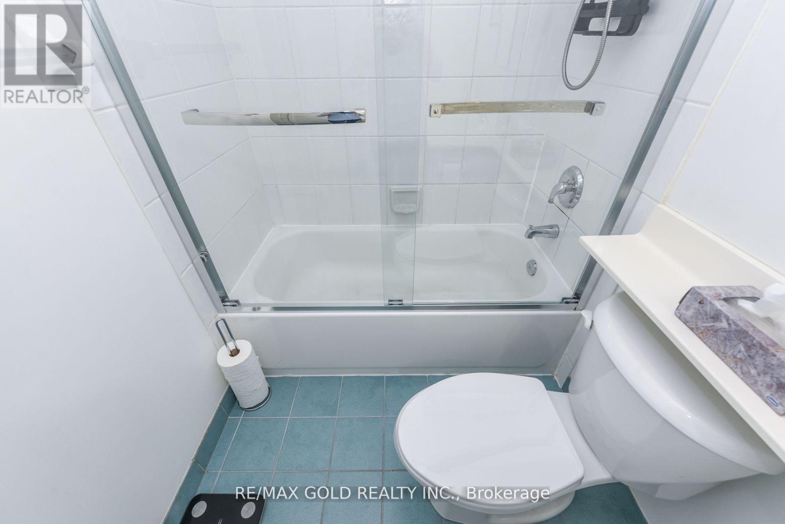 211 - 17 Michael Power Place, Toronto, Ontario  M9A 5G5 - Photo 21 - W12654526