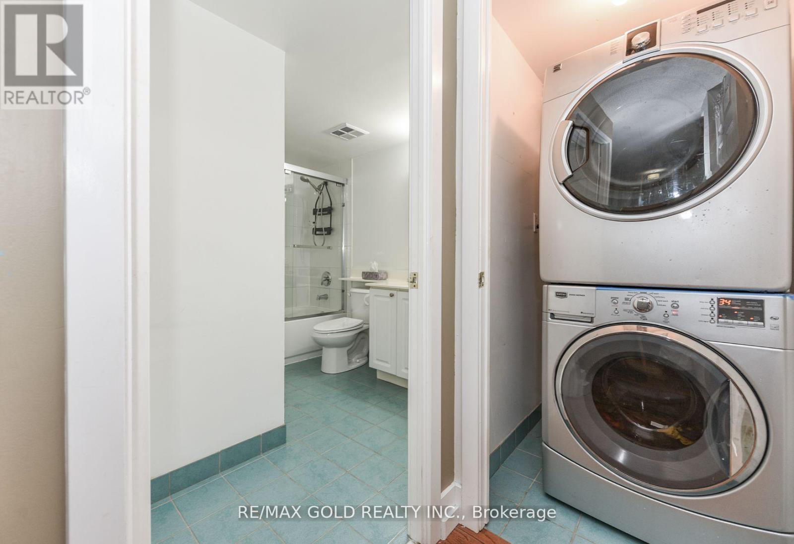 211 - 17 Michael Power Place, Toronto, Ontario  M9A 5G5 - Photo 24 - W12654526