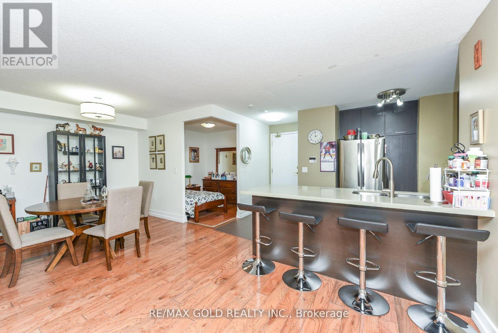 211 - 17 Michael Power Place, Toronto, Ontario  M9A 5G5 - Photo 34 - W12654526