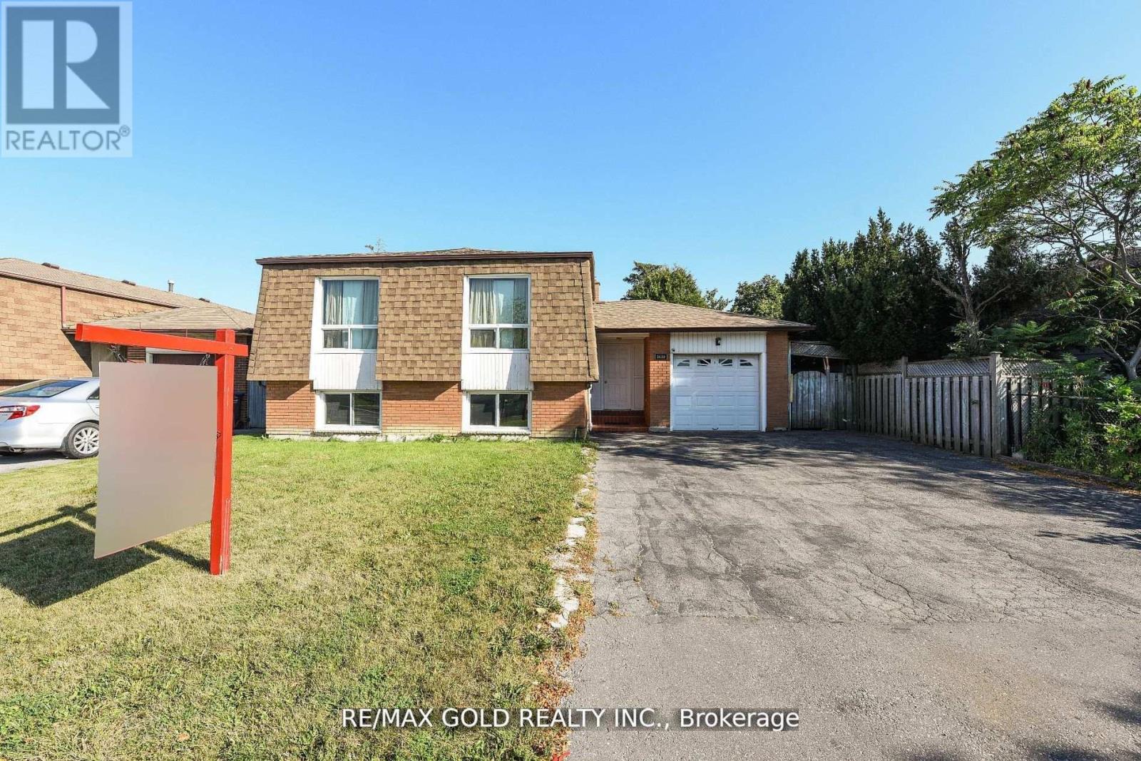 3630 Brandon Gate Drive, Mississauga, Ontario  L4T 3E5 - Photo 2 - W12654528
