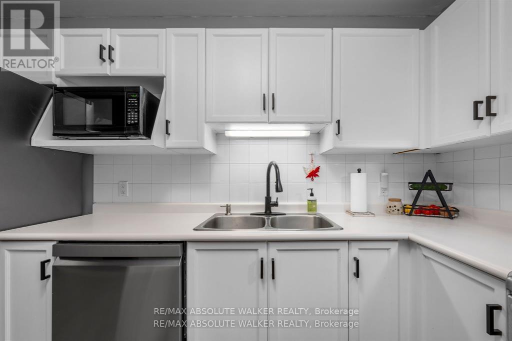 108 Cedarock Drive, Ottawa, Ontario  K2M 2H5 - Photo 15 - X12654536