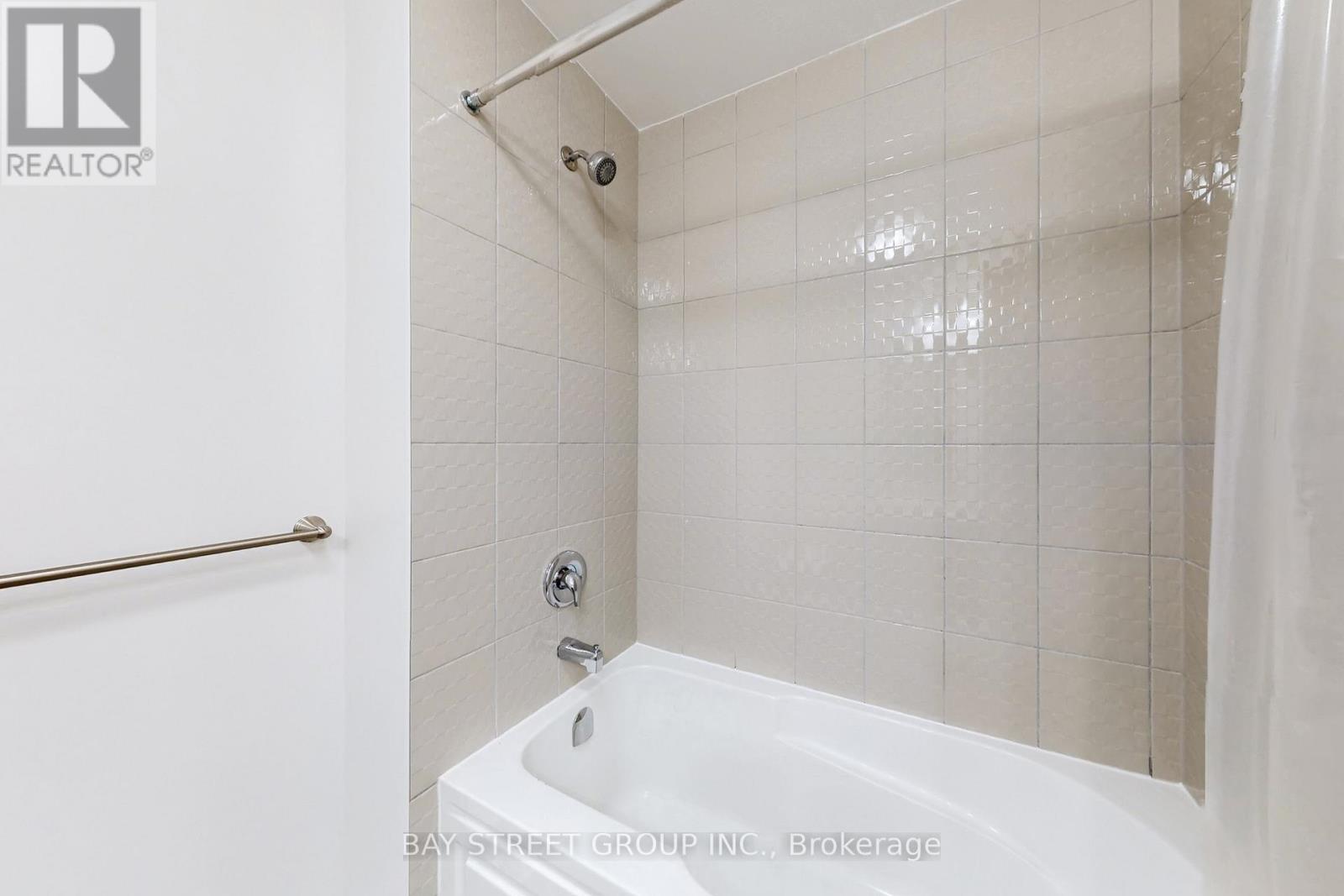 7 Paper Mills Crescent, Richmond Hill, Ontario  L4E 0V5 - Photo 27 - N12654534