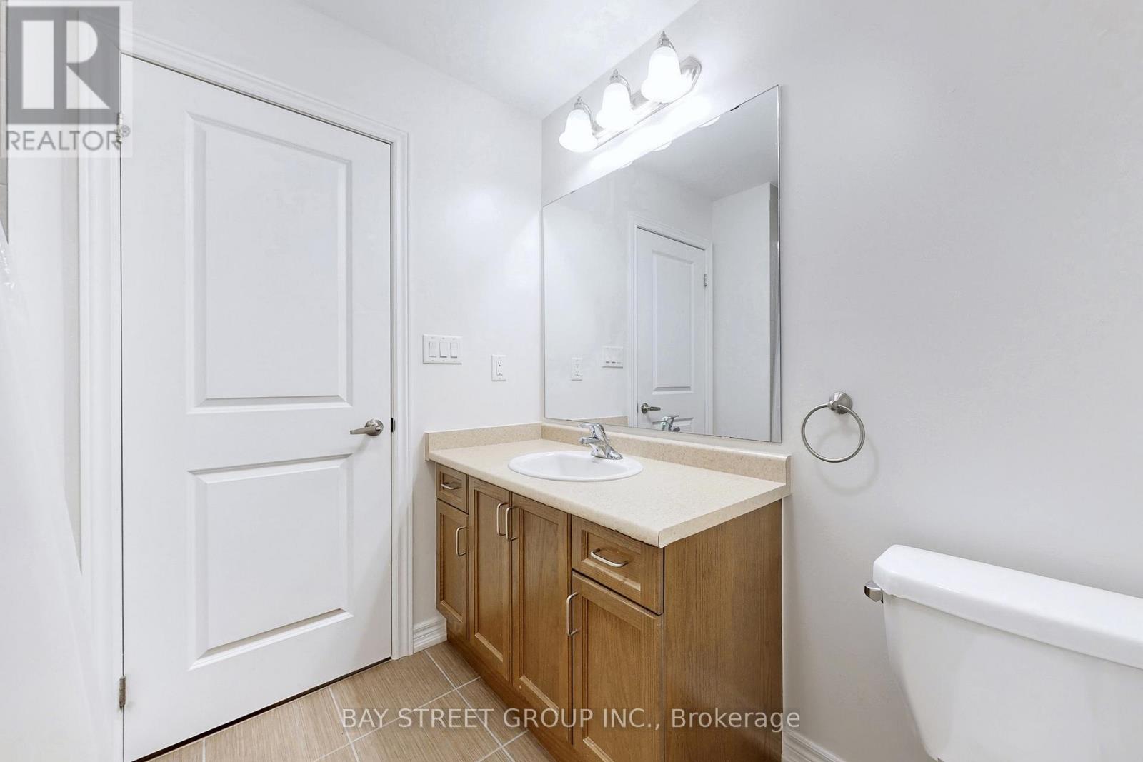 7 Paper Mills Crescent, Richmond Hill, Ontario  L4E 0V5 - Photo 28 - N12654534