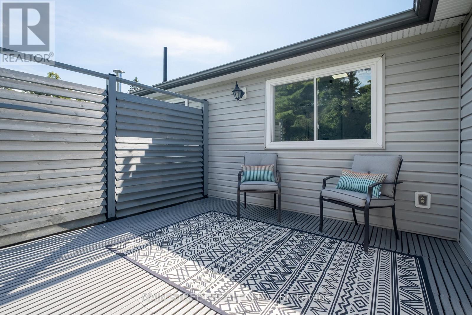 23 Sunnidale Boulevard E, Georgina, Ontario  L0E 1L0 - Photo 9 - N12654550