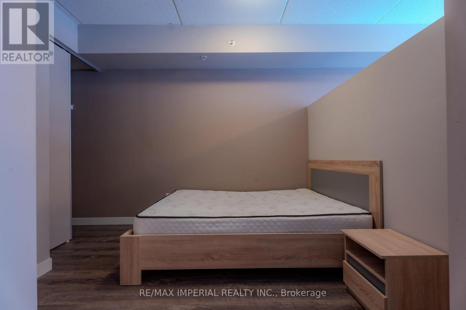 210 - 308 Lester Street, Waterloo, Ontario  N2L 0H9 - Photo 14 - X12654542