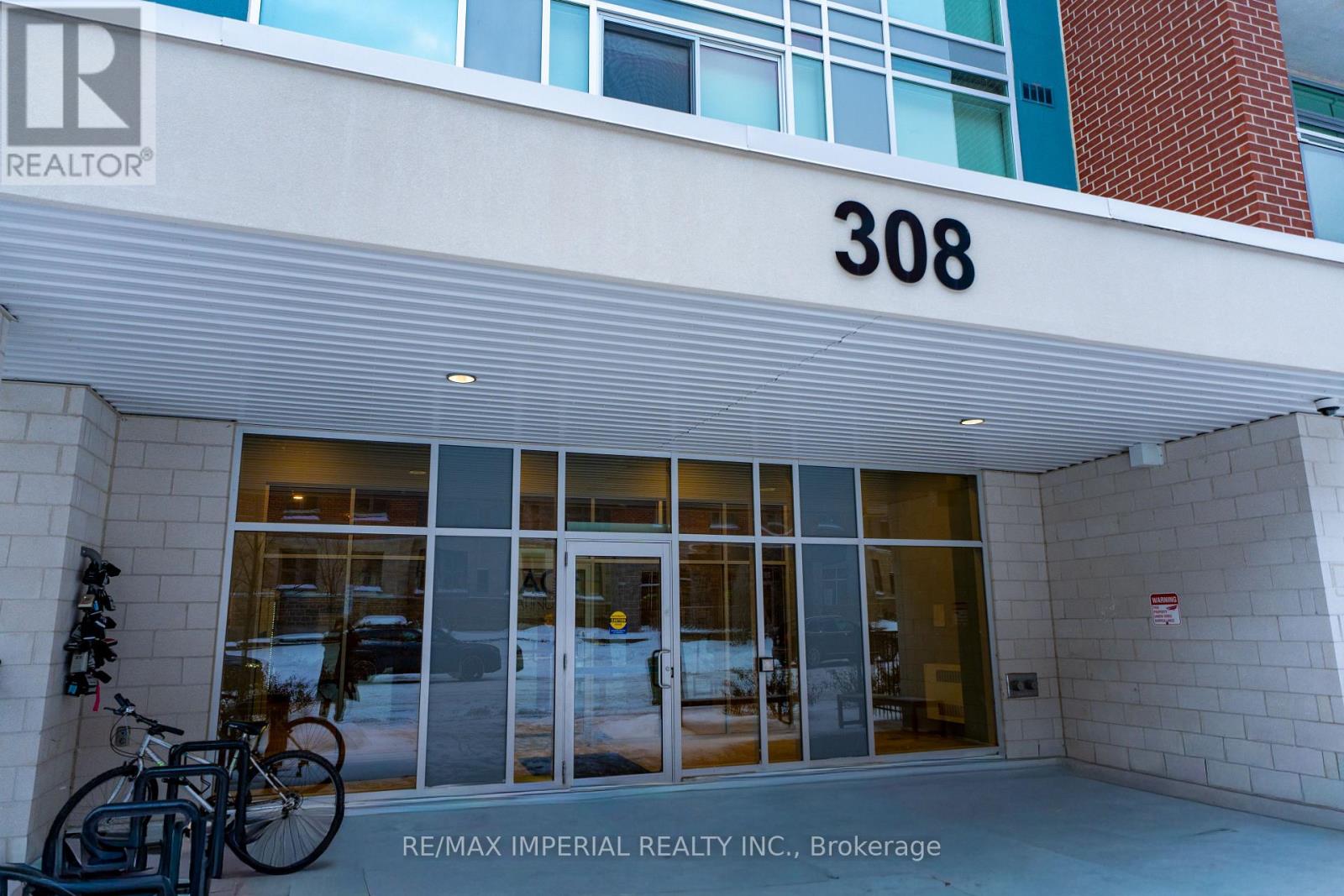 210 - 308 Lester Street, Waterloo, Ontario  N2L 0H9 - Photo 3 - X12654542