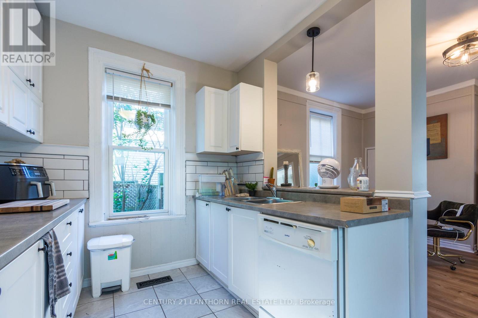 53 Crown Street, Quinte West (Trenton Ward), Ontario  K8V 1P1 - Photo 13 - X12654568