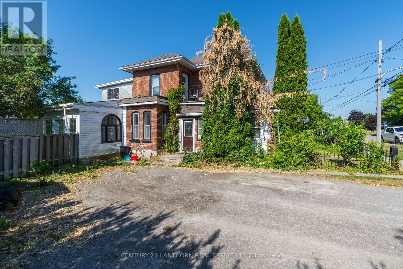 53 Crown Street, Quinte West (Trenton Ward), Ontario  K8V 1P1 - Photo 3 - X12654568