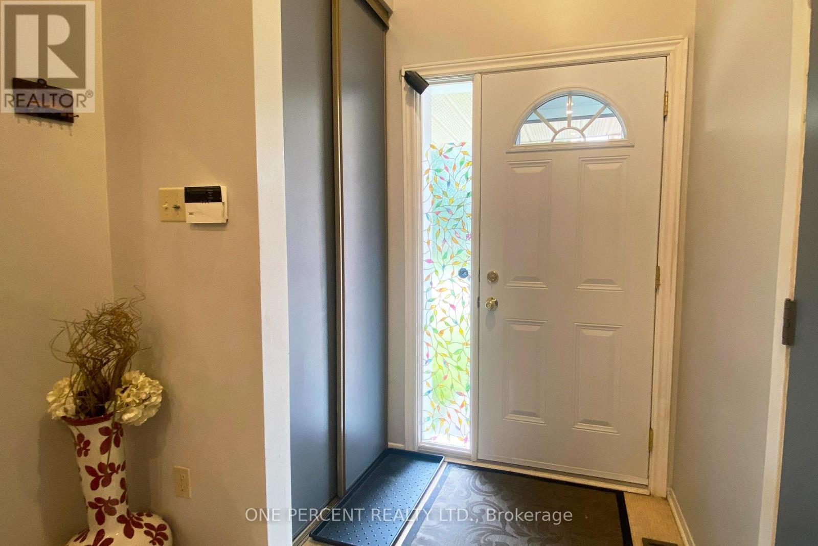 292 Temby Private, Ottawa, Ontario  K1T 2W2 - Photo 4 - X12654558