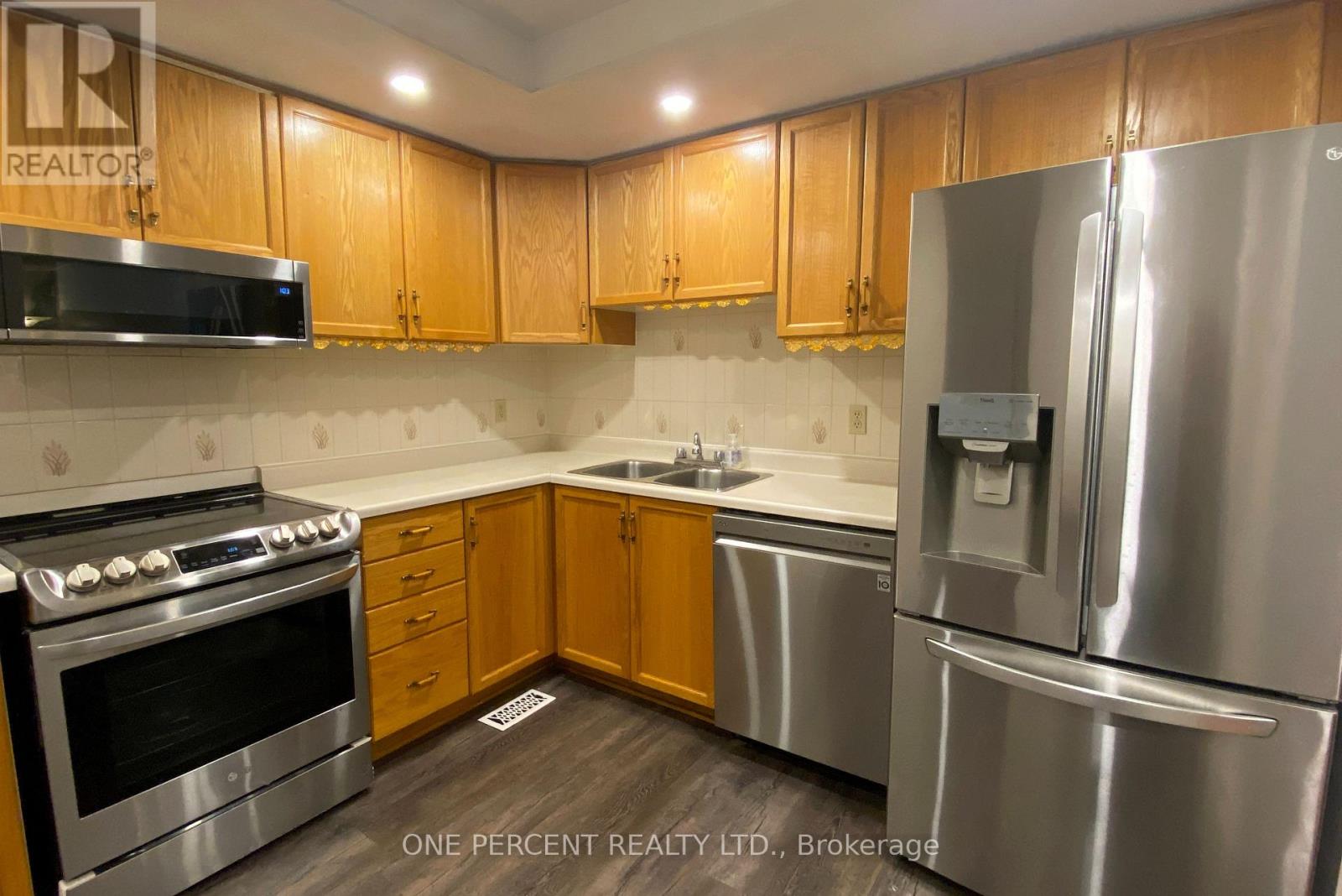 292 Temby Private, Ottawa, Ontario  K1T 2W2 - Photo 6 - X12654558