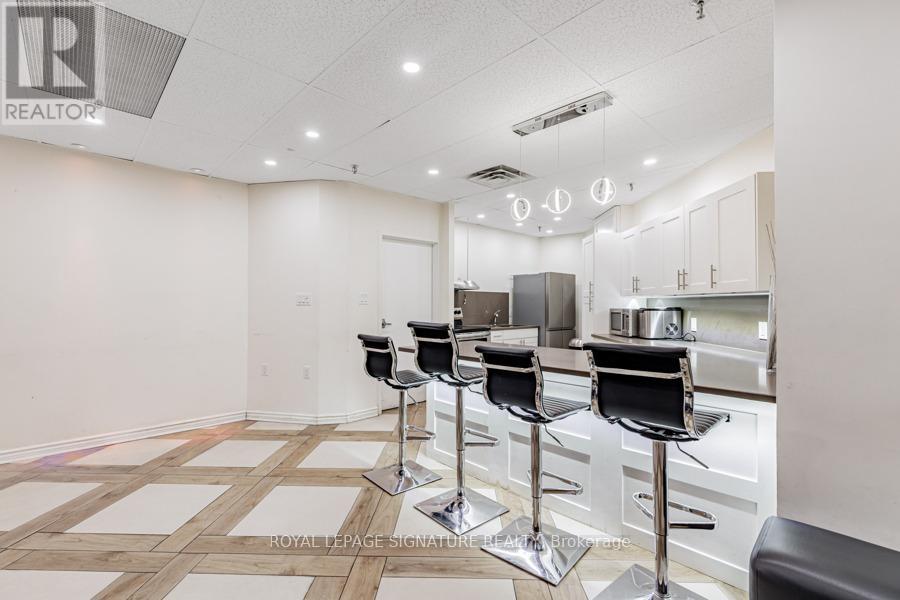 305 - 236 Albion Road, Toronto, Ontario  M9W 6A6 - Photo 16 - W12654582