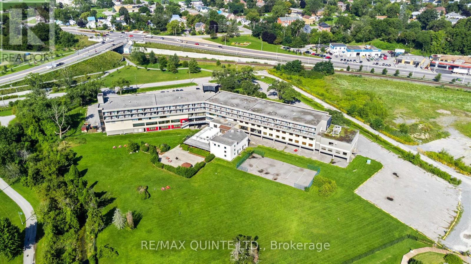 203b - 11 Bay Bridge Road, Belleville, Ontario  K8P 3P6 - Photo 11 - X12654624