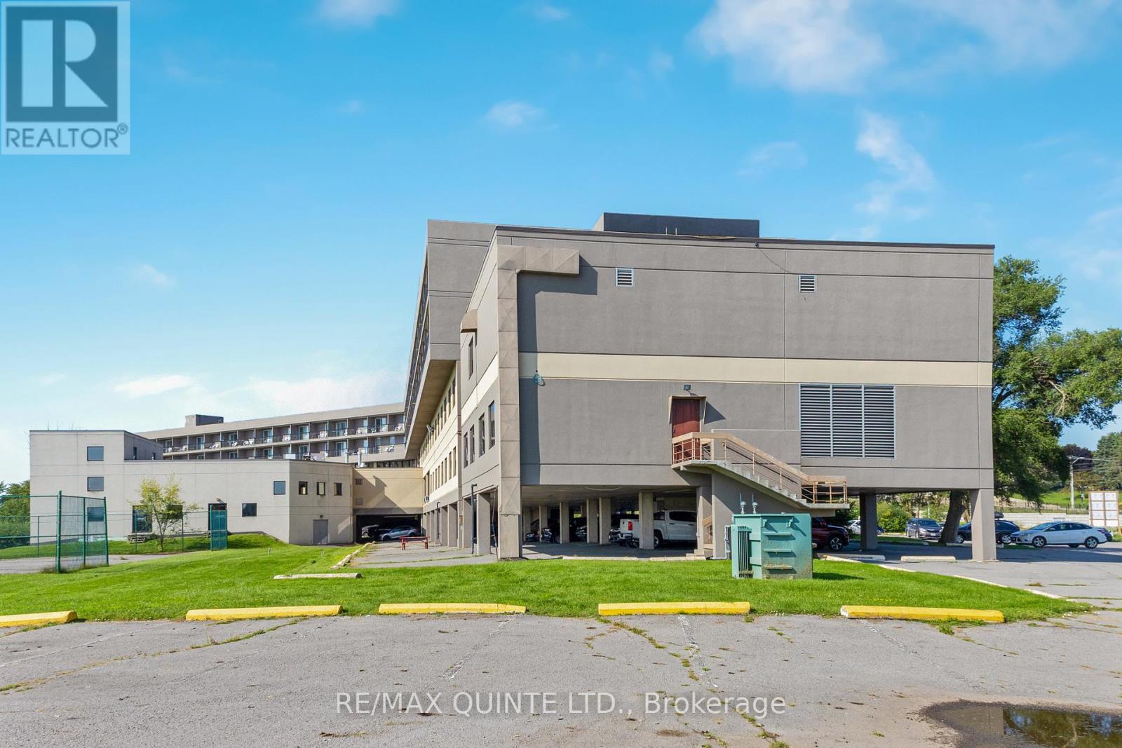 203b - 11 Bay Bridge Road, Belleville, Ontario  K8P 3P6 - Photo 9 - X12654624