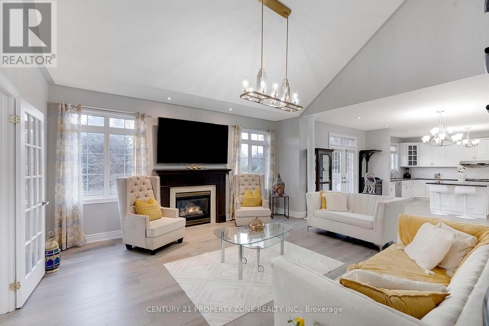 4 Champion Court, Brampton, Ontario  L6Y 5G9 - Photo 8 - W12654600