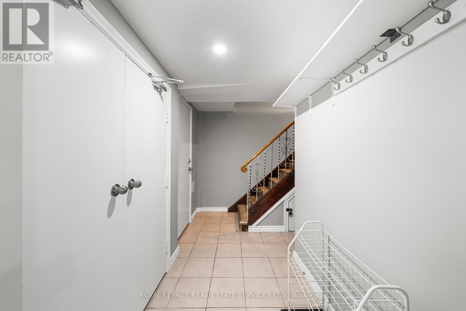 1 - 48a Arcadian Circle, Toronto, Ontario  M8W 2Y9 - Photo 17 - W12654604