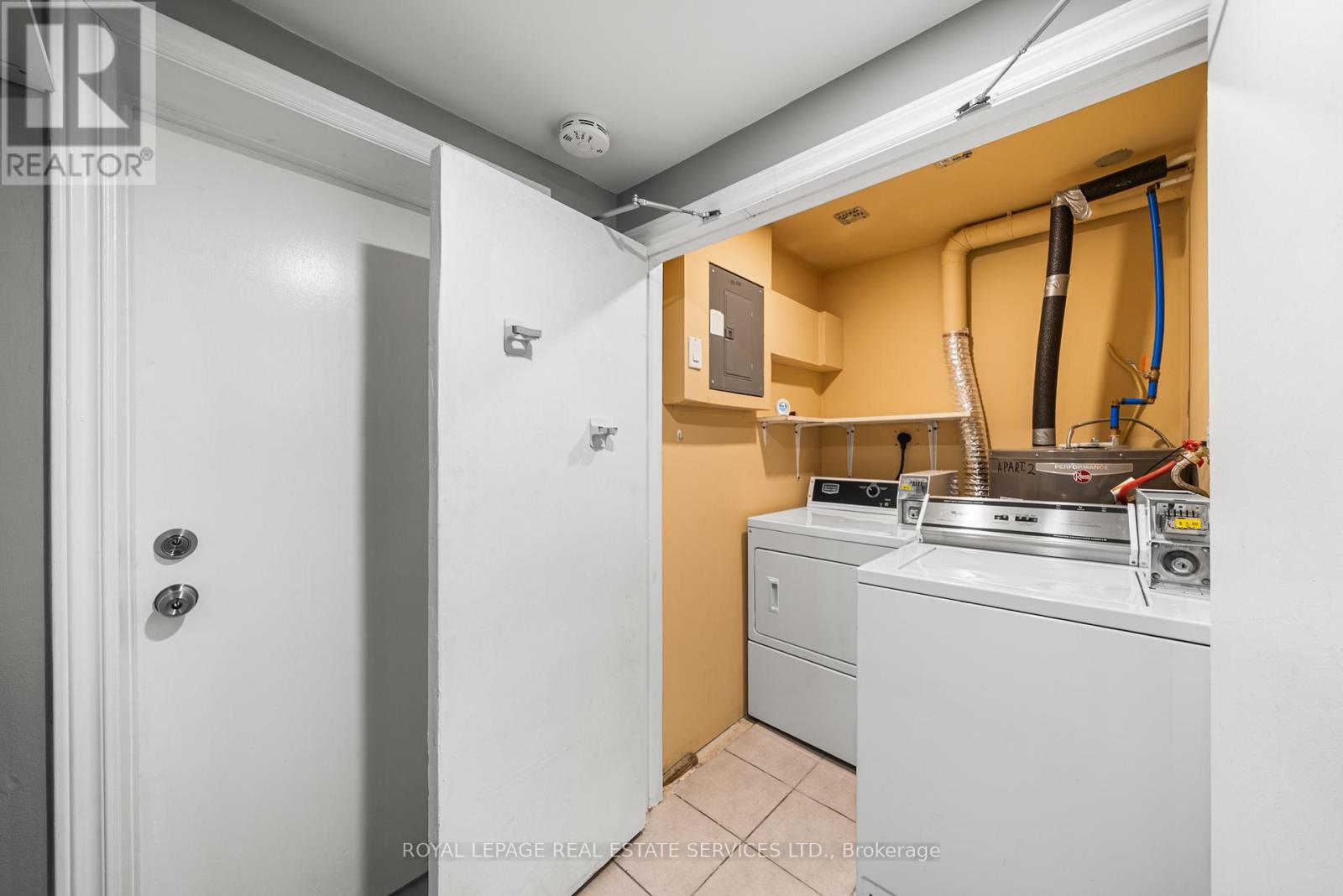 1 - 48a Arcadian Circle, Toronto, Ontario  M8W 2Y9 - Photo 19 - W12654604