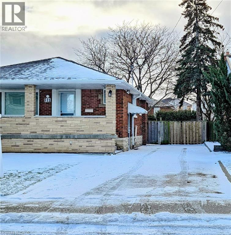 111 Castlefield Drive, Hamilton, Ontario  L8T 3R1 - Photo 2 - 40755634