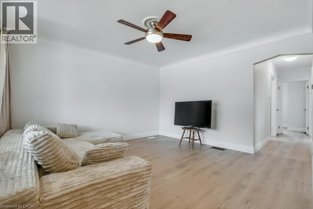 111 Castlefield Drive, Hamilton, Ontario  L8T 3R1 - Photo 11 - 40755634