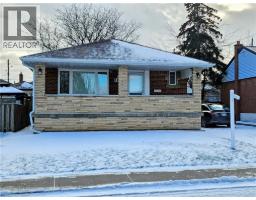111 CASTLEFIELD Drive, Hamilton, Ontario