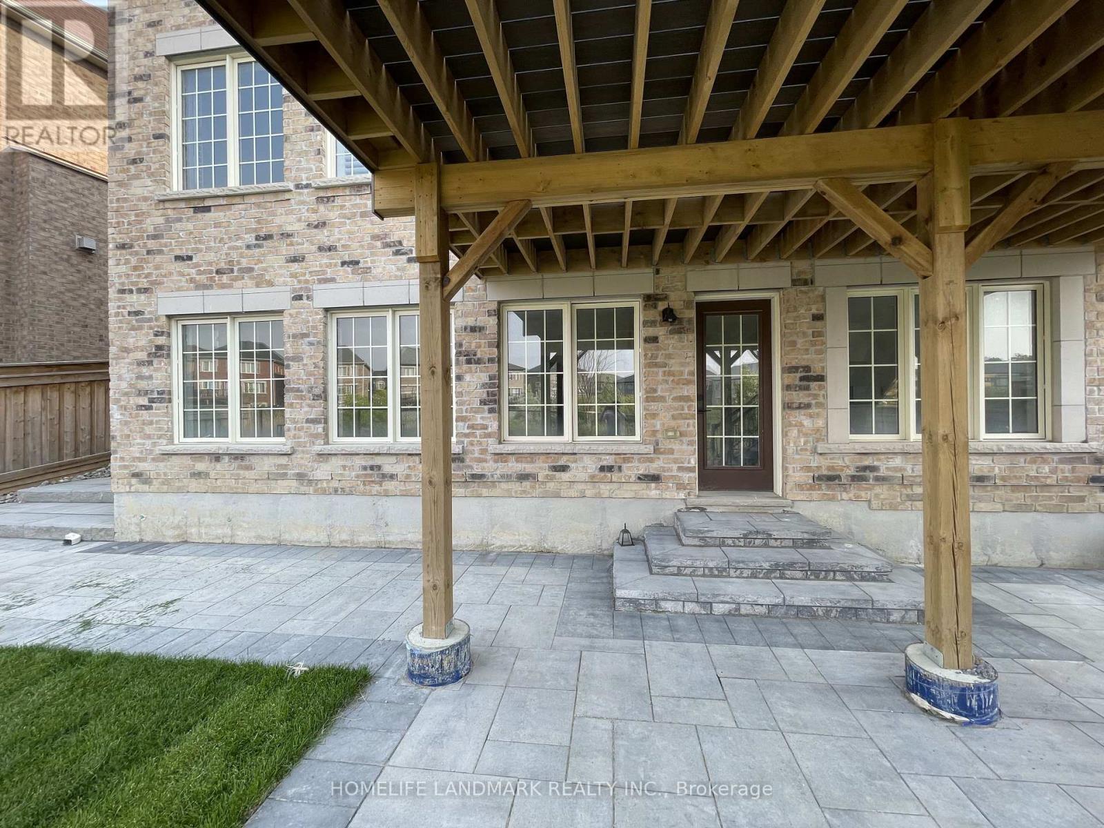 212 Scrivener Drive, Aurora, Ontario  L4G 0Z1 - Photo 3 - N12654636