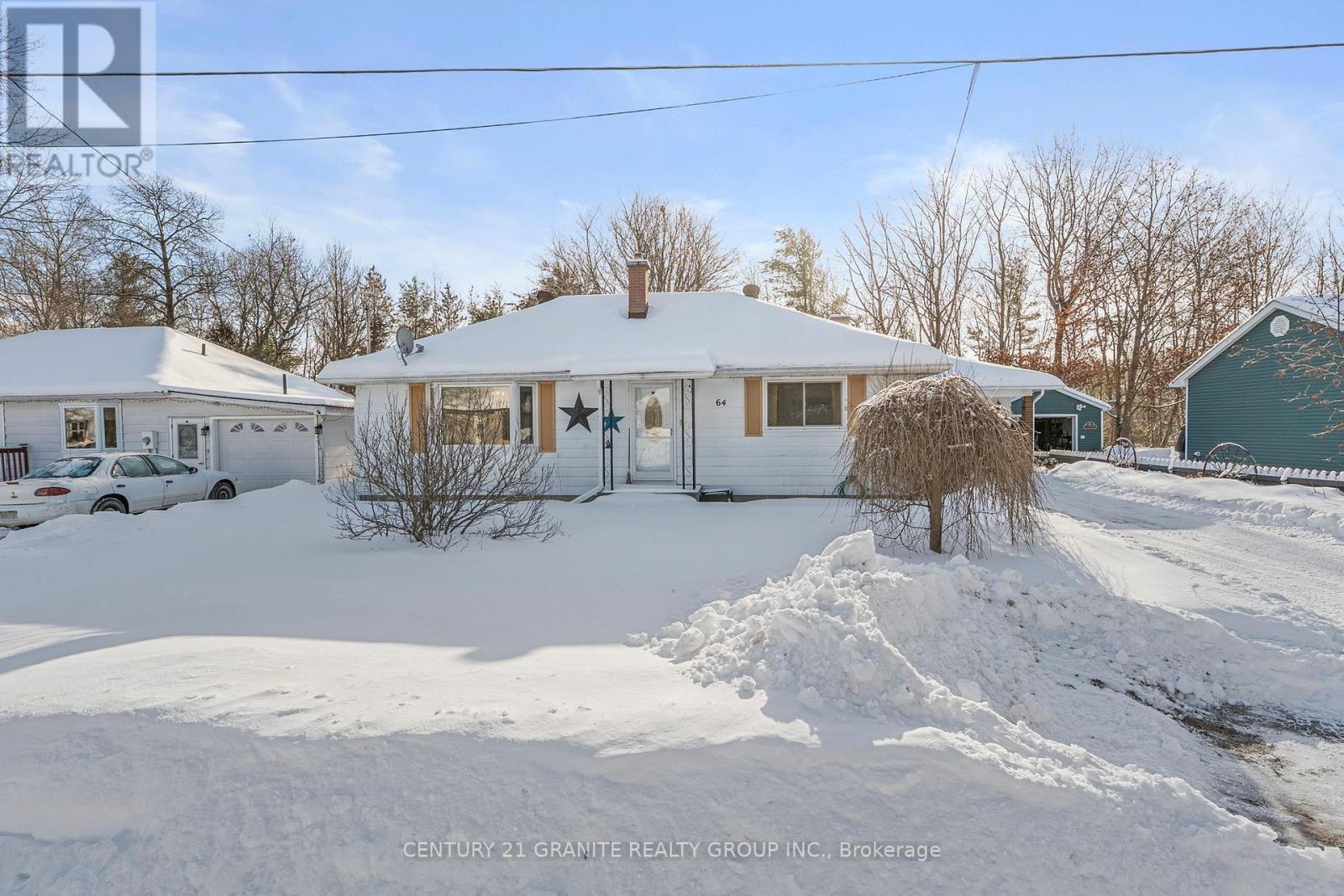 64 JOHNSTON CRESCENT, Bancroft, Ontario