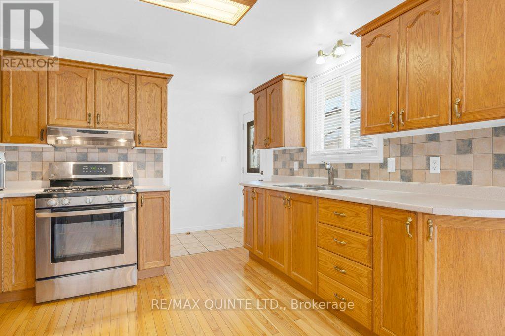 53 Water Street, Quinte West, Ontario  K8V 4M1 - Photo 14 - X12654682