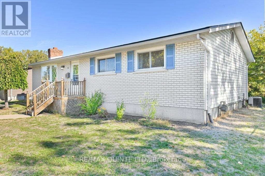 53 Water Street, Quinte West, Ontario  K8V 4M1 - Photo 3 - X12654682