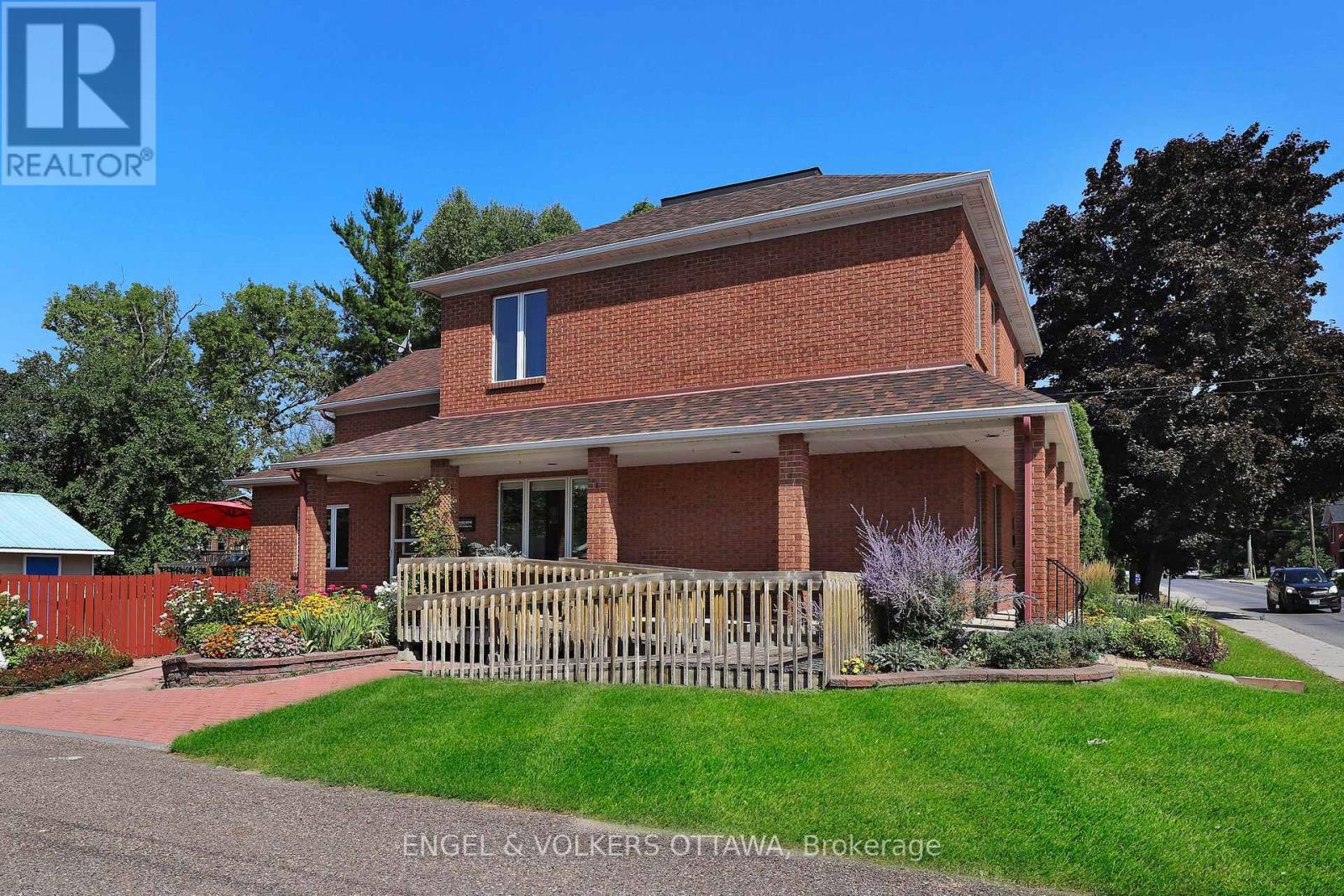 190 John Street N, Arnprior, Ontario  K7S 2N9 - Photo 3 - X12654676