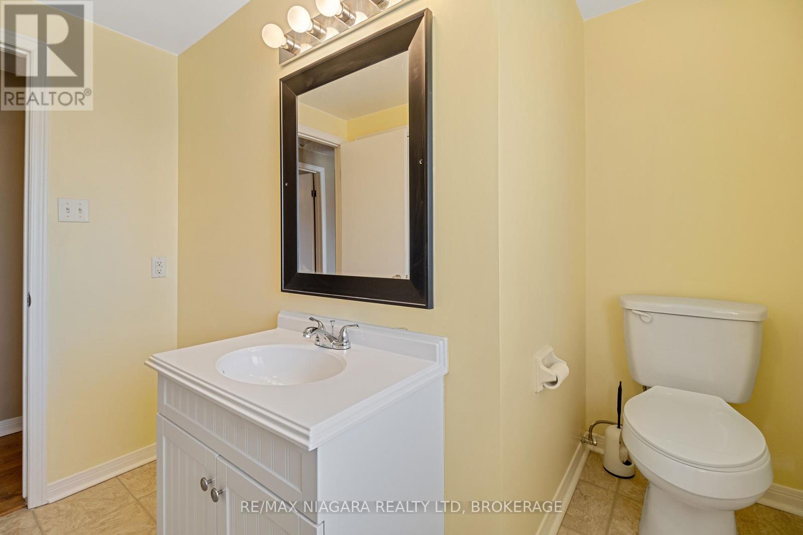 18 Julie Drive, Thorold, Ontario  L2V 4L5 - Photo 25 - X12654654