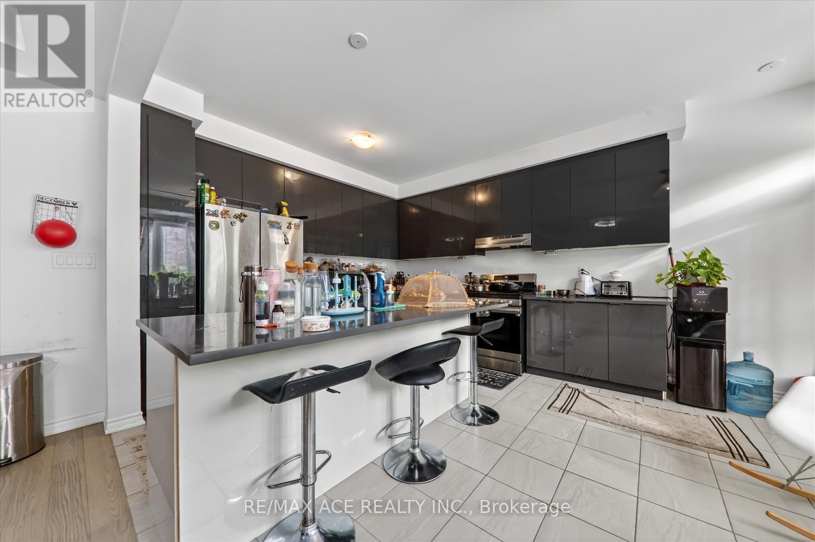 1419 Mockingbird Square, Pickering, Ontario  L1X 0N8 - Photo 10 - E12654680