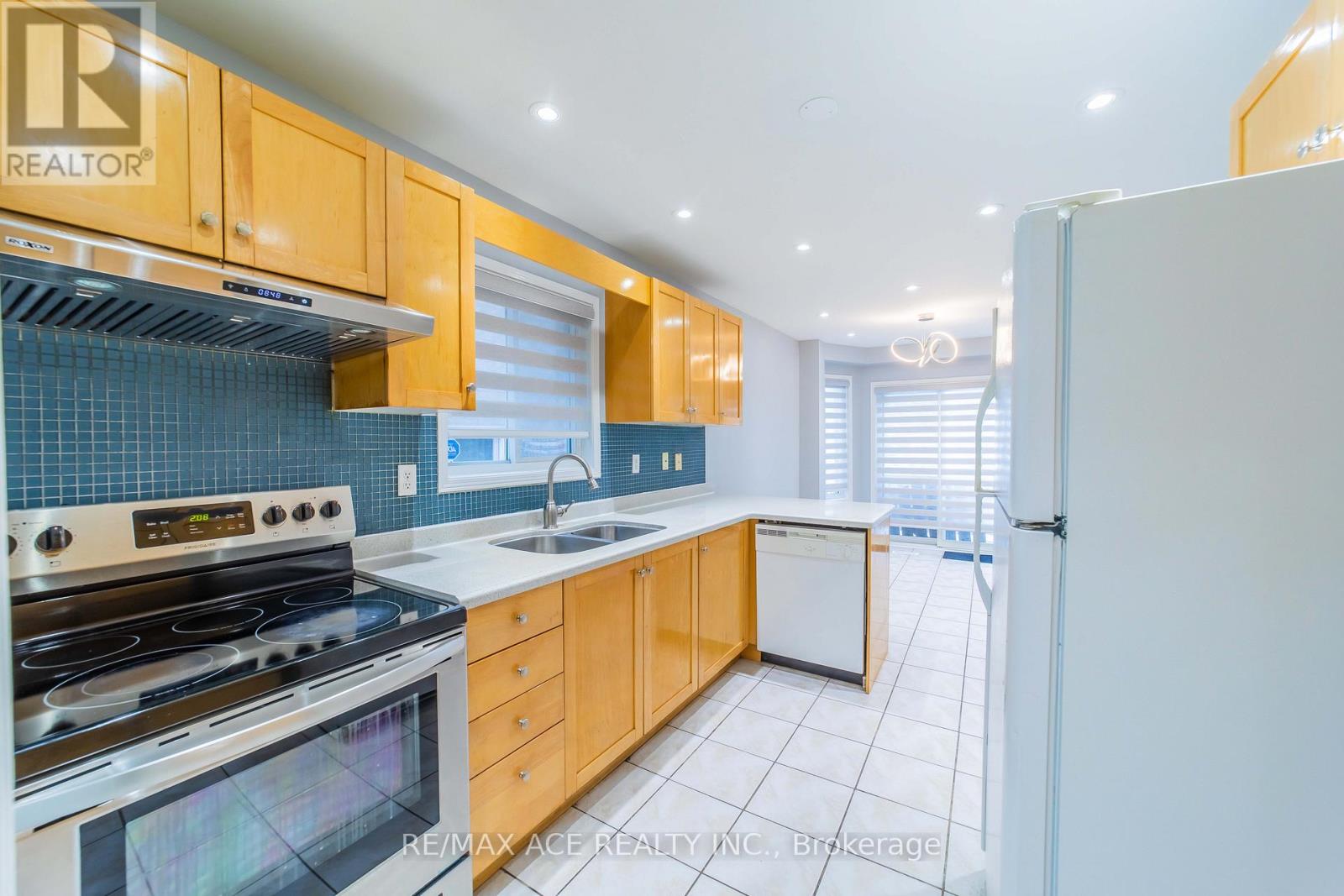 65 Blackthorn Drive, Vaughan, Ontario  L6A 3N5 - Photo 12 - N12654652