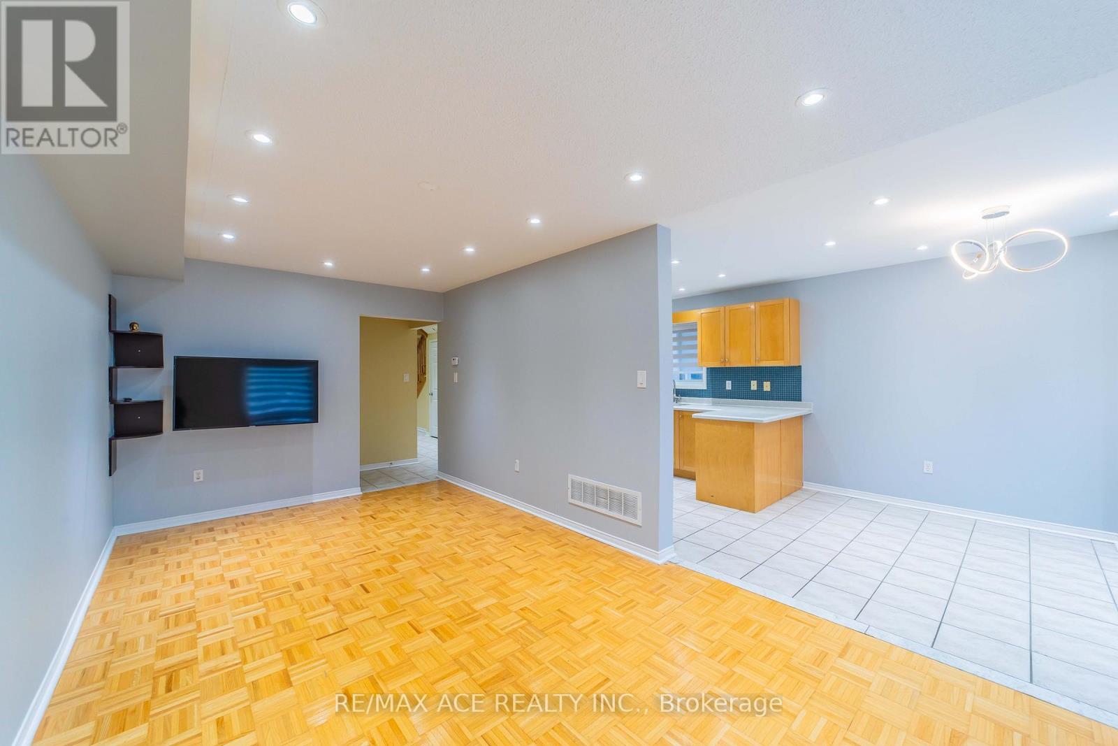 65 Blackthorn Drive, Vaughan, Ontario  L6A 3N5 - Photo 8 - N12654652