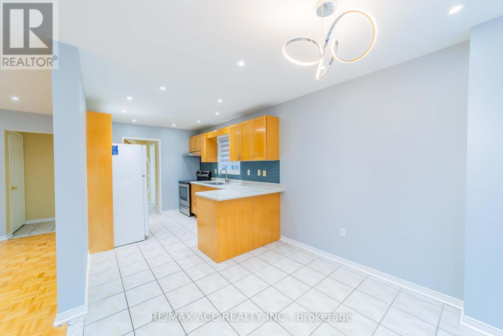 65 Blackthorn Drive, Vaughan, Ontario  L6A 3N5 - Photo 9 - N12654652