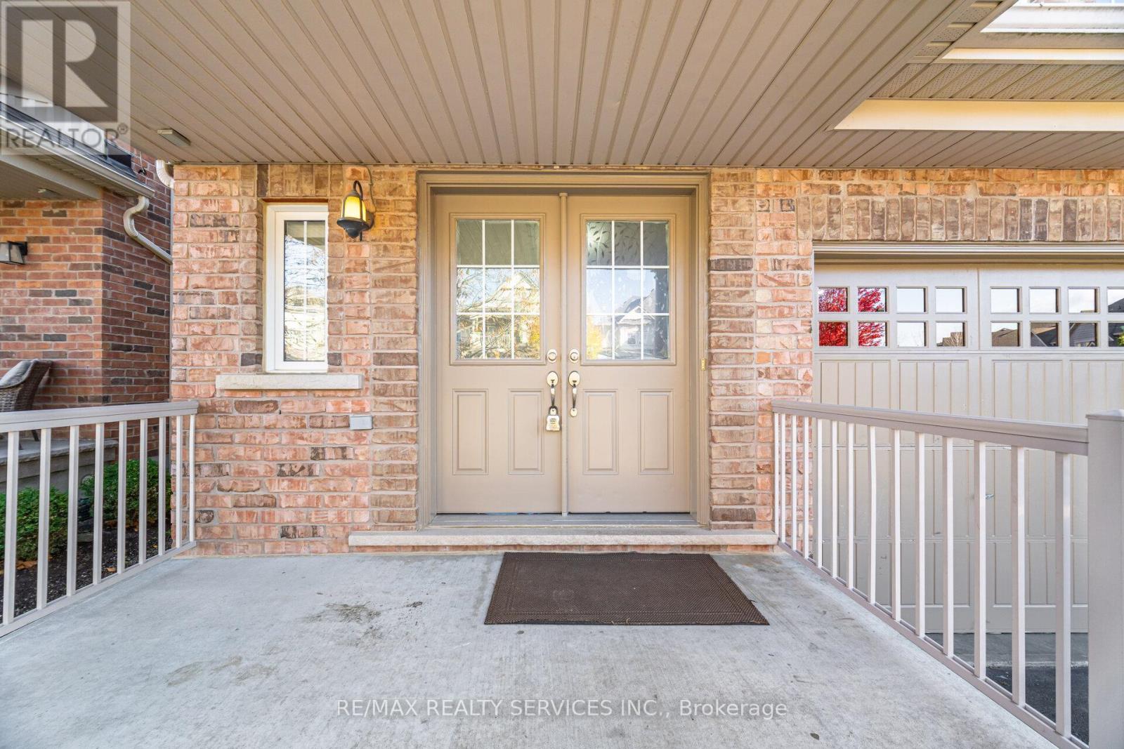 51 Larson Peak Road, Caledon, Ontario  L7C 3P3 - Photo 3 - W12654670