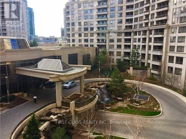 1612 - 3880 Duke Of York Boulevard, Mississauga, Ontario  L5B 4M7 - Photo 3 - W12654704