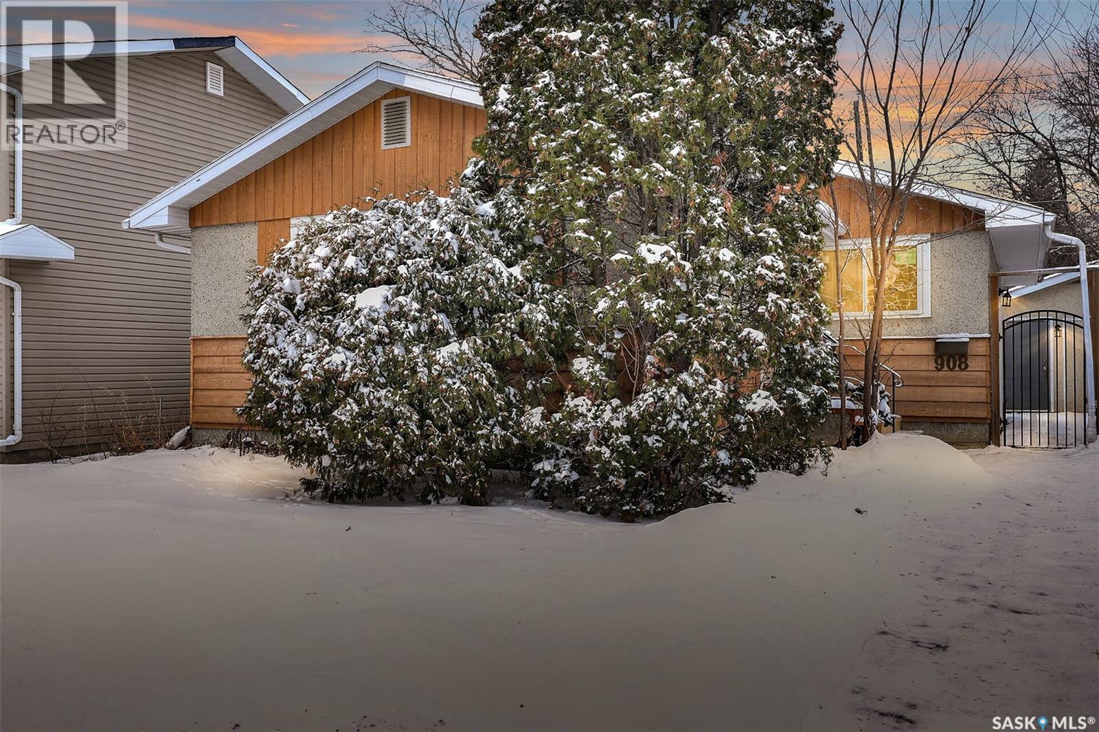 908 Shannon ROAD, Regina, Saskatchewan