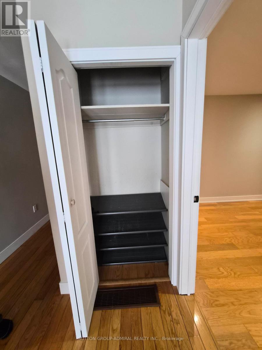 104 Armitage Drive, Newmarket, Ontario  L3Y 5L7 - Photo 12 - N12654710