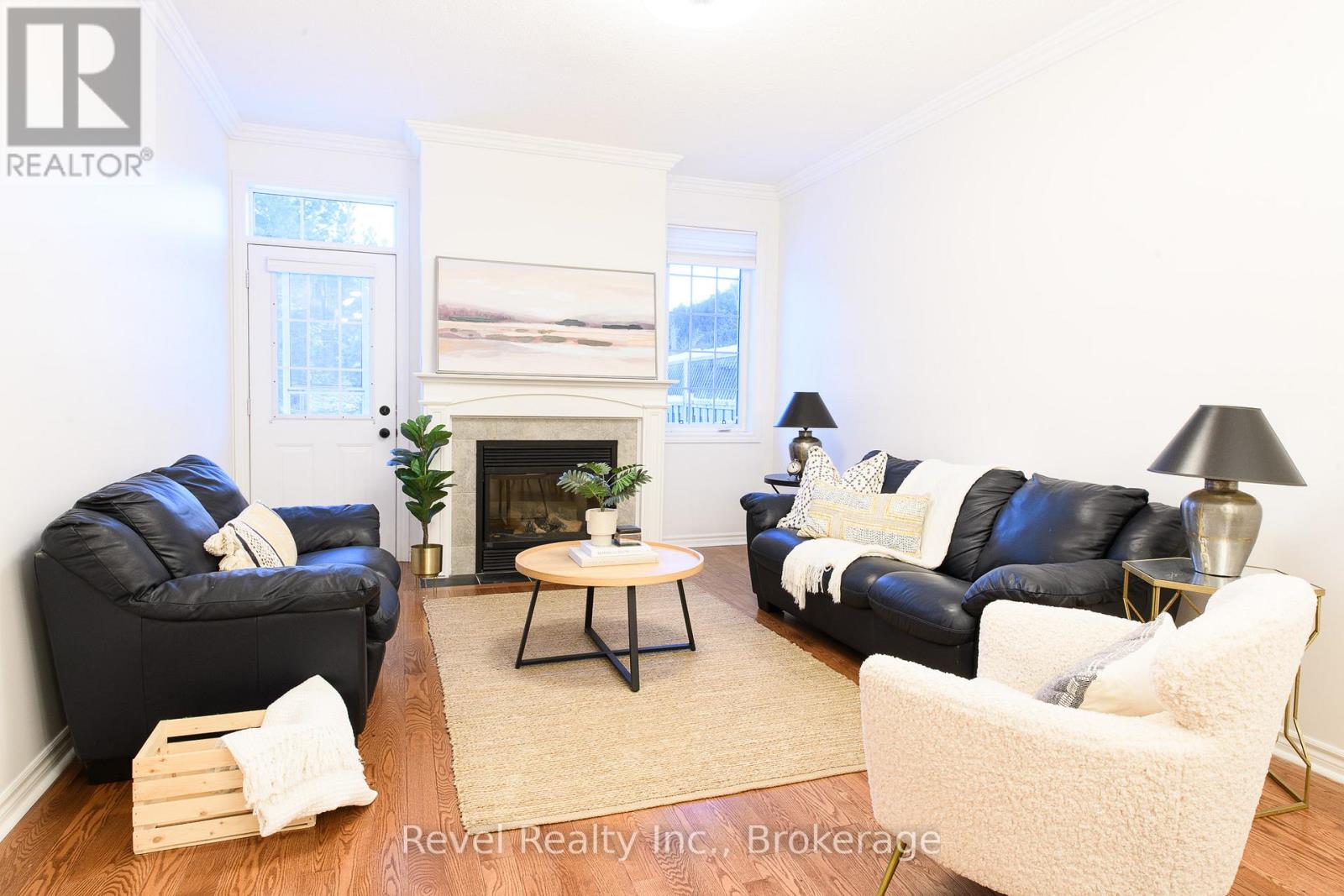 19 - 110 Napier Street W, Blue Mountains, Ontario  N0H 2P0 - Photo 2 - X12575160