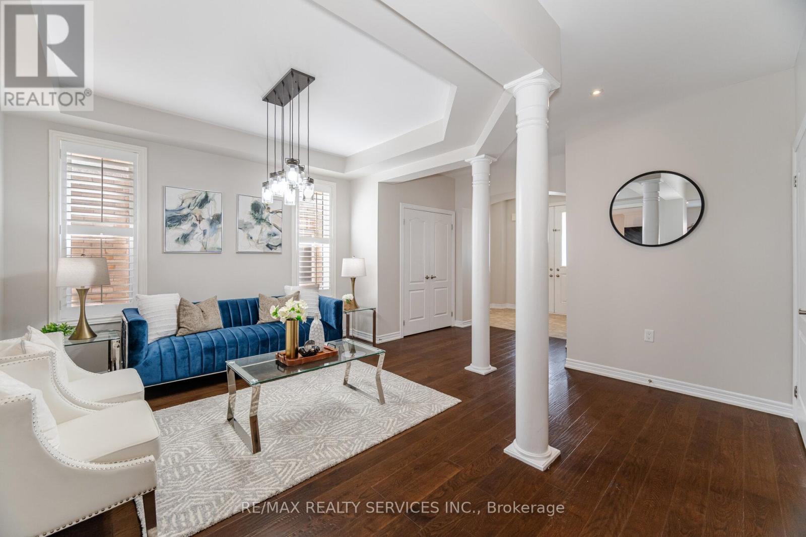 9 Meadowcreek Road, Caledon, Ontario  L7C 3Y9 - Photo 2 - W12654708