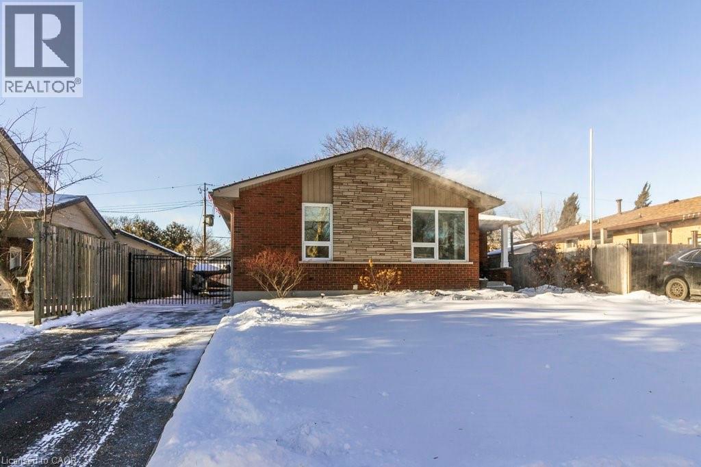 22 REDWING Road, Hamilton, Ontario