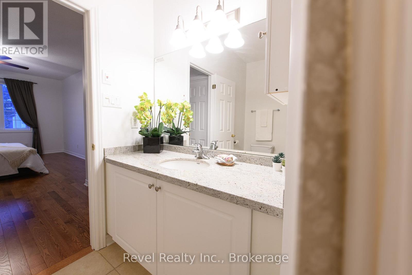 19 - 110 Napier Street W, Blue Mountains, Ontario  N0H 2P0 - Photo 8 - X12575160