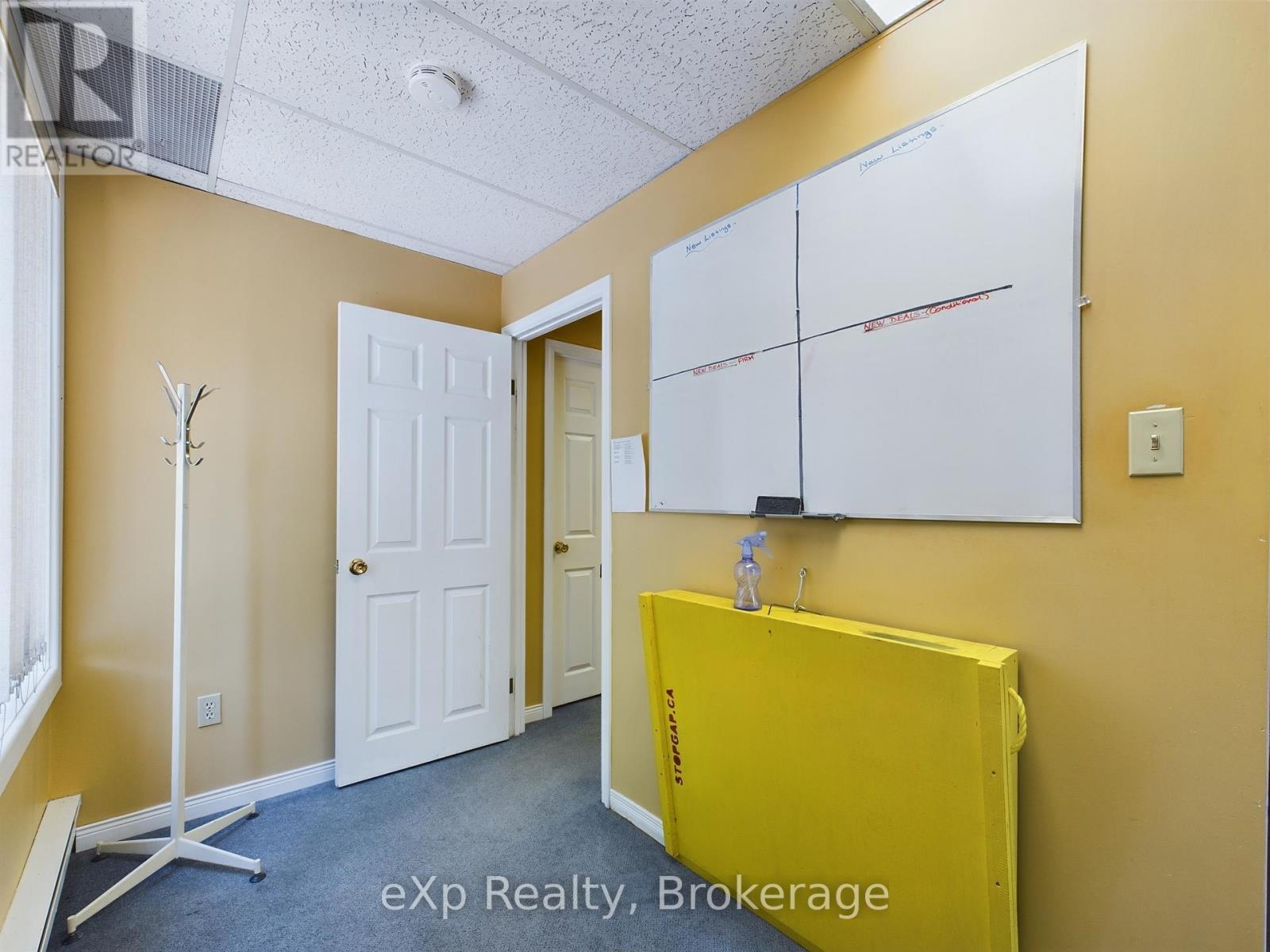 926 Queen Street, Kincardine, Ontario  N2Z 2Y2 - Photo 8 - X12654768