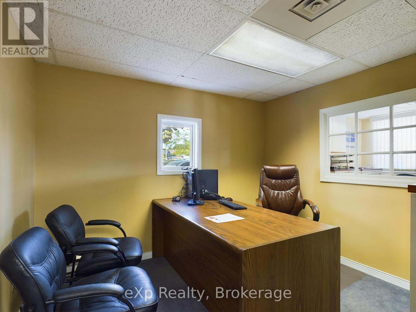 926 Queen Street, Kincardine, Ontario  N2Z 2Y2 - Photo 9 - X12654768